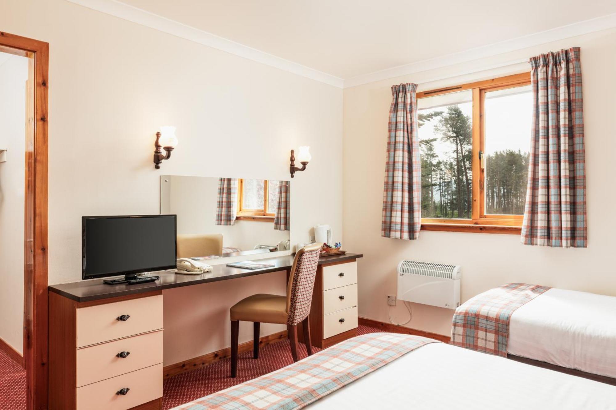 Highlander Hotel 'A Bespoke Hotel' Newtonmore Dış mekan fotoğraf